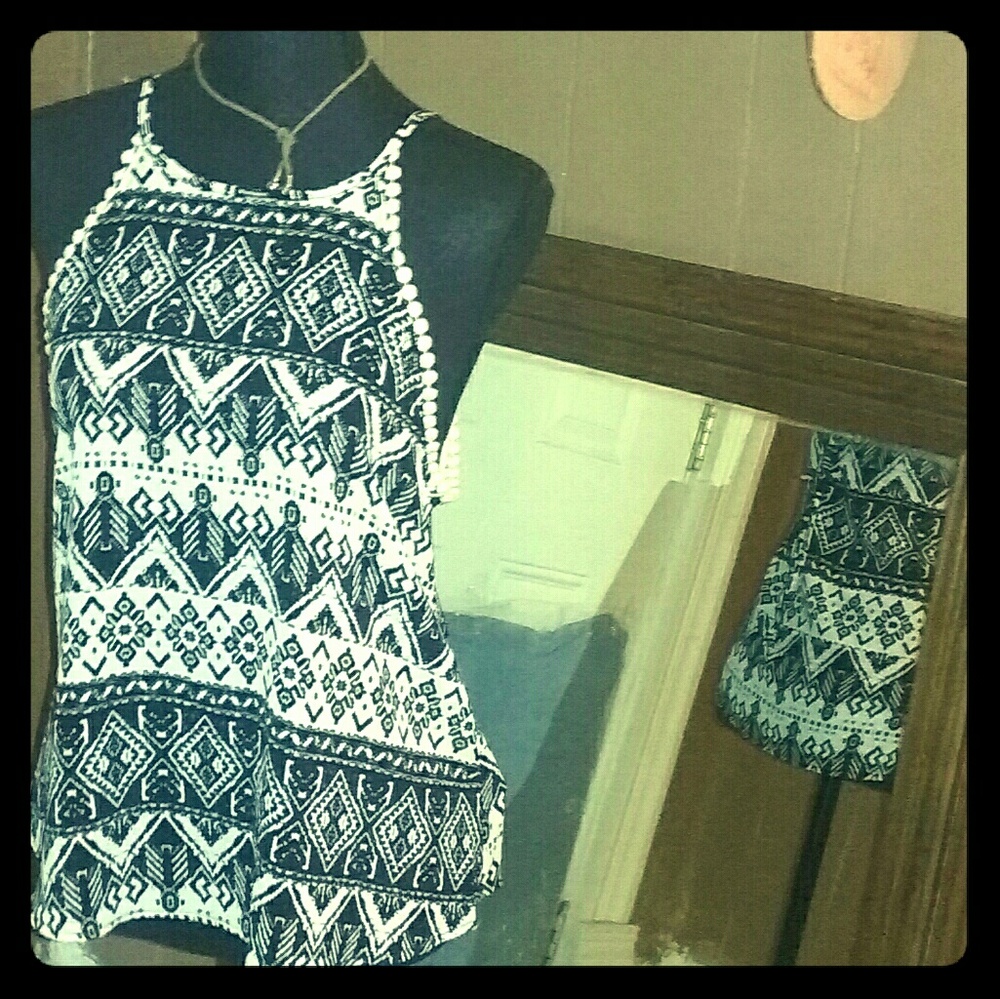 🌞 🌞Aztec Design Key Hole back Tank - Picture 3 of 4